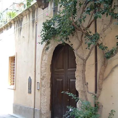 Il Convento Della Pieta 아파트 트로페아